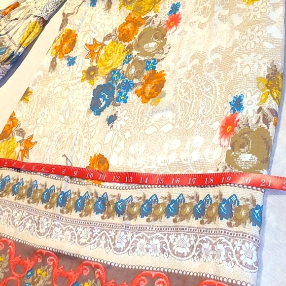 entro Cold-Shoulder Dress with Lace Sleeves Size Large - Picture 8 of 8